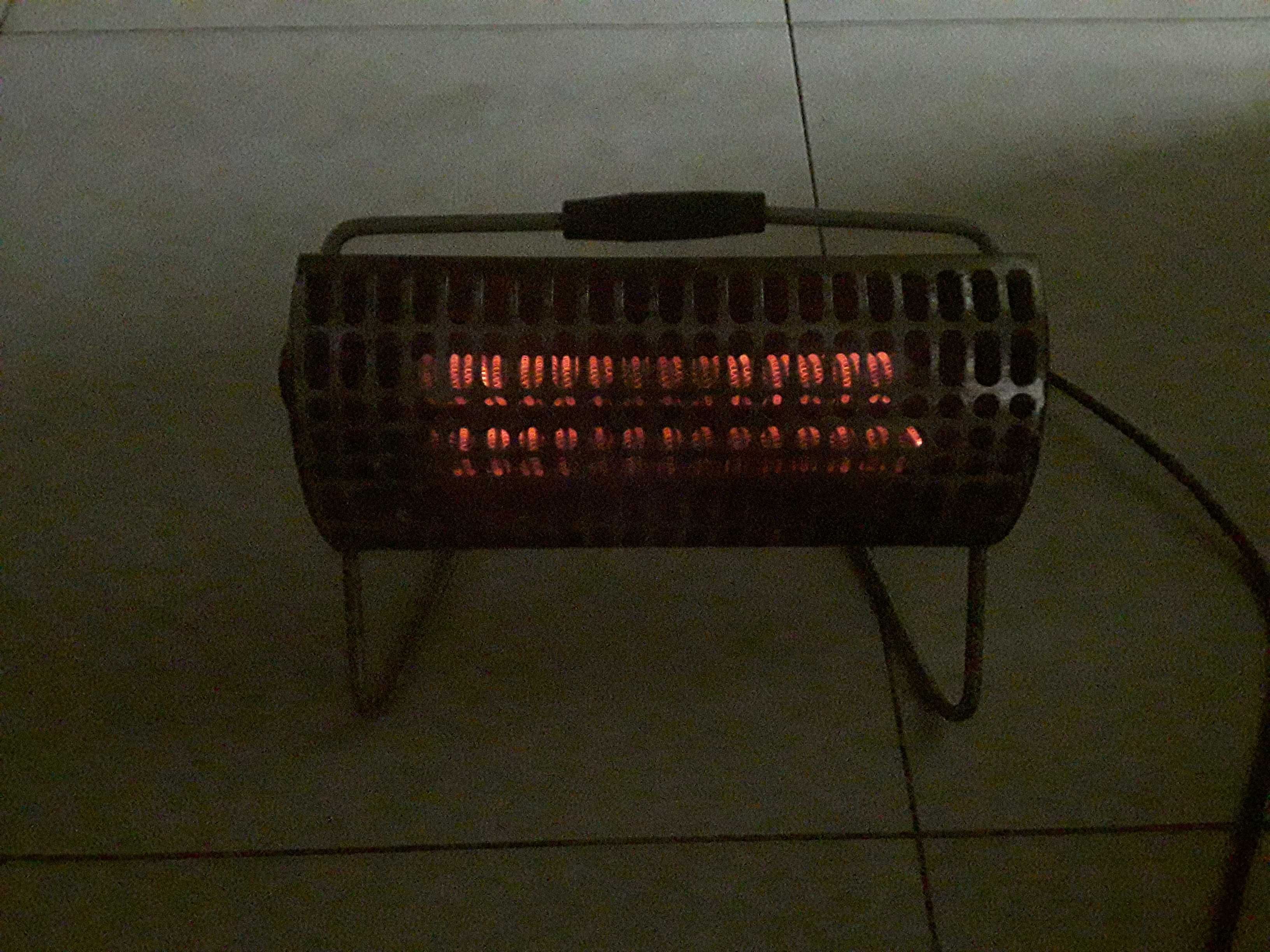 Grzejnik elektryczny z PRL-u