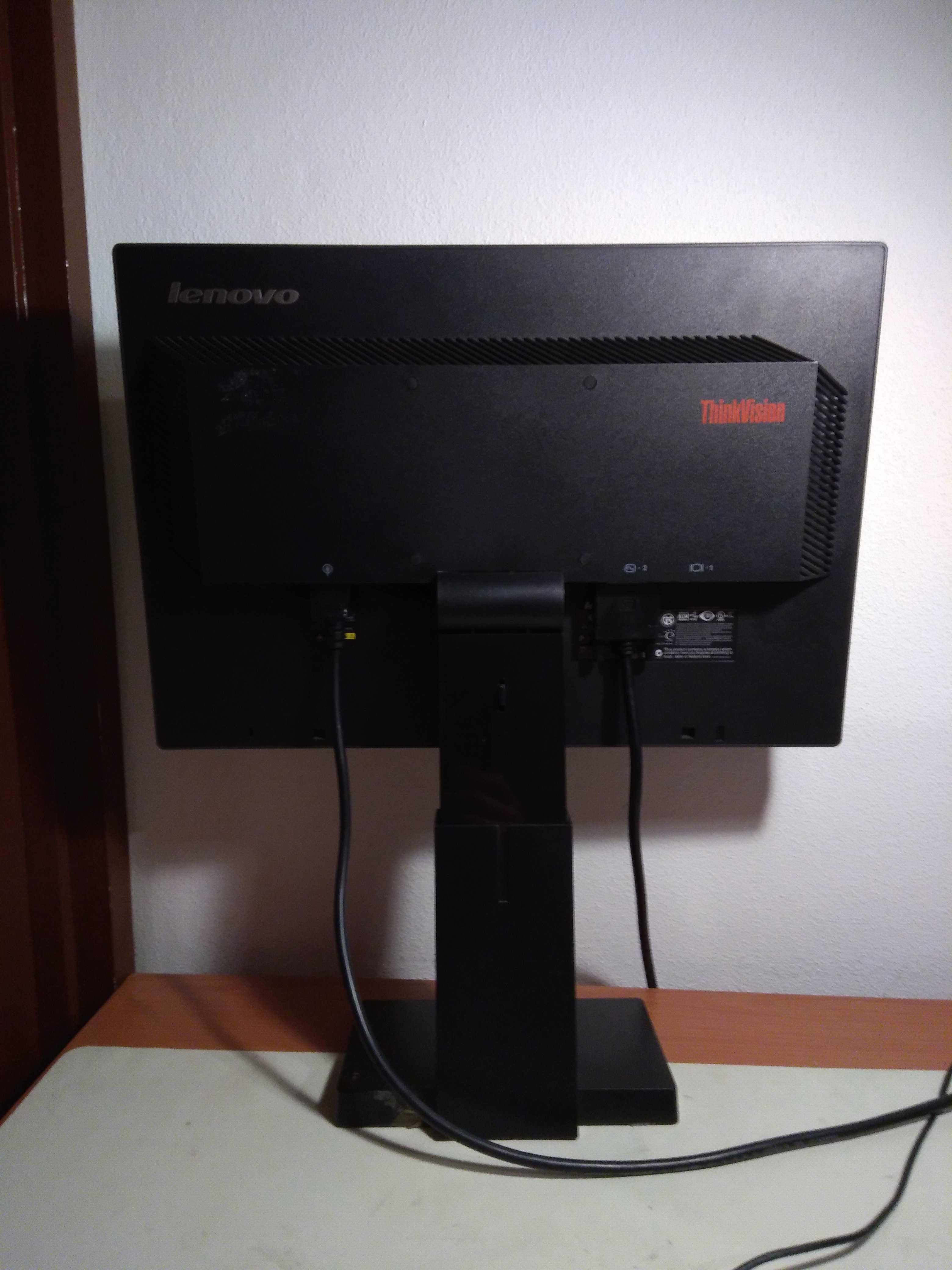 Monitor Lenovo 19'' ThinkVision + cabos
