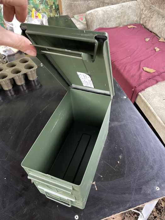 Ящик металевий. Сувенір, ящик для патронів.б/к