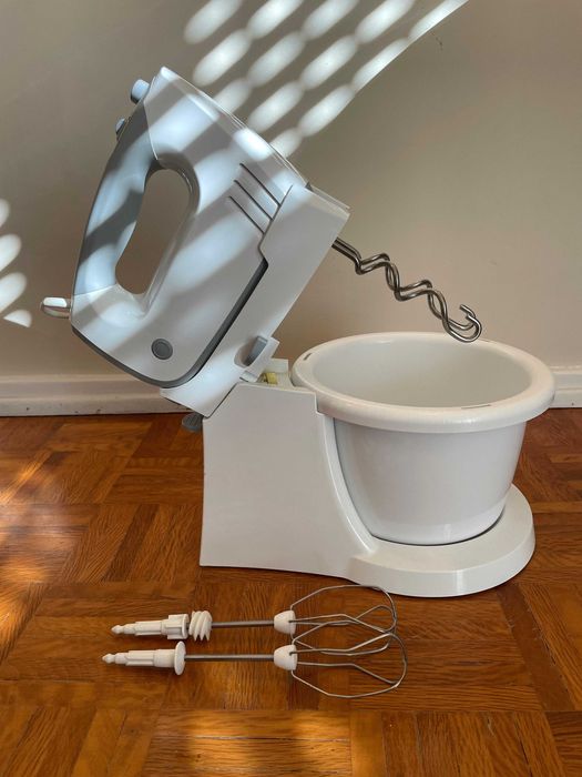 Batedeira BOSCH ErgoMixx 450 W - como nova!