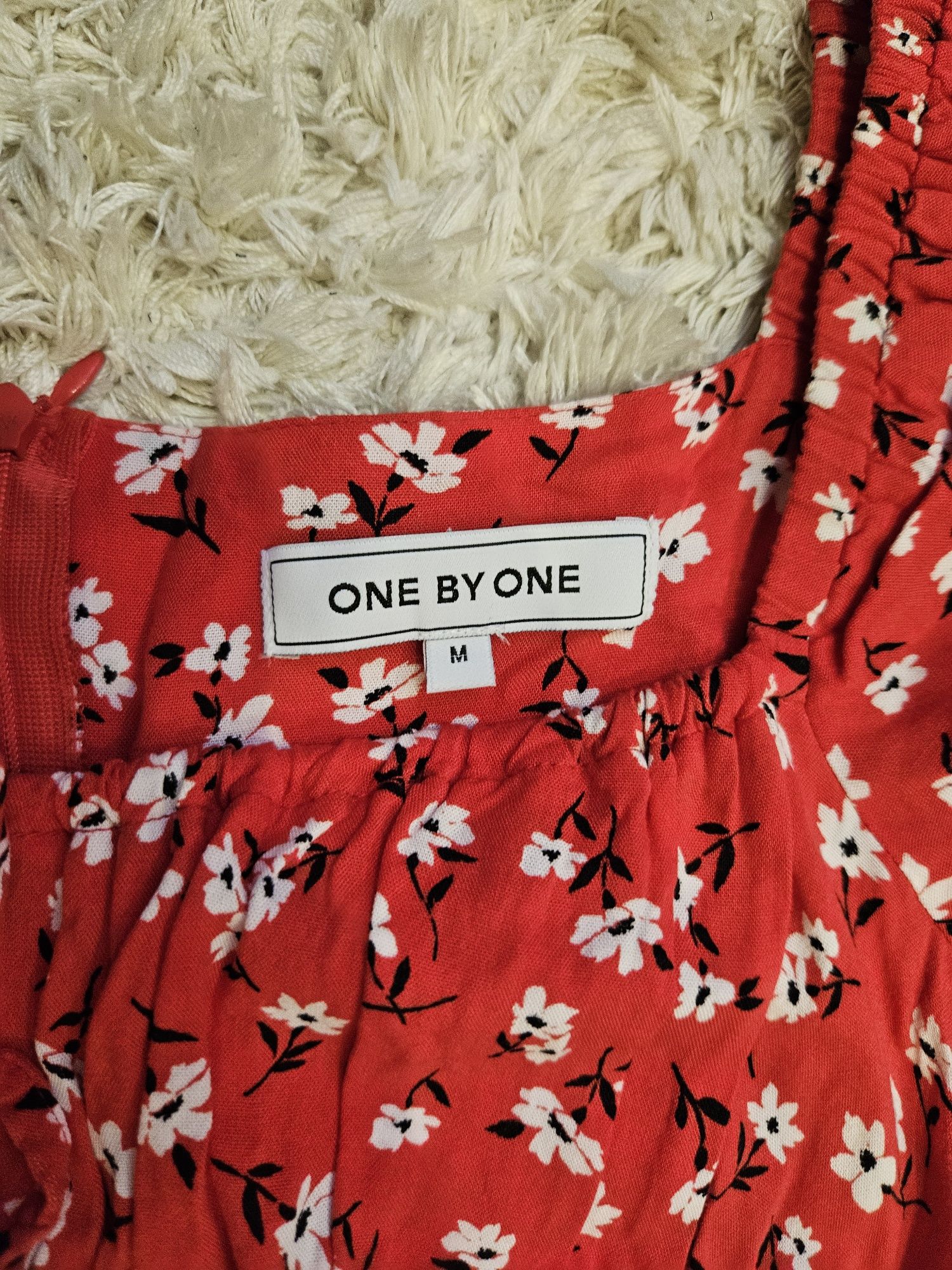 Яскрава сукня ONE BY ONE, M
