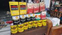Varias latas antigas