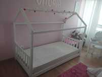 Vendo cama com colchão e grades incluídas