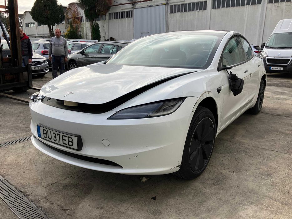 Salvado Tesla Model 3 EV 2025 | 283cv | 1.785 Km