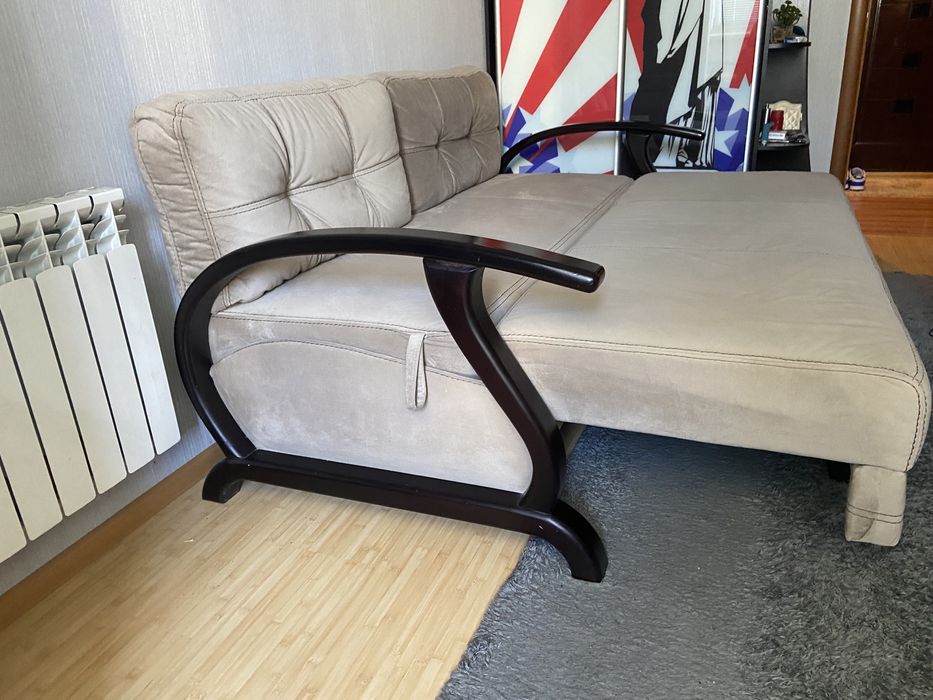 діван в чудовому стані