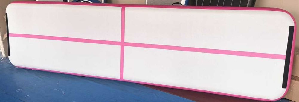 Mata   treningowa z pompką  400x100x20 cm grubość