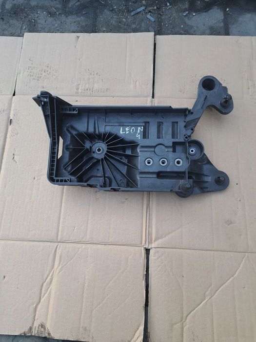 Podstawa akumulatora seat leon IV cupra 5WA915181C golf VIII skoda