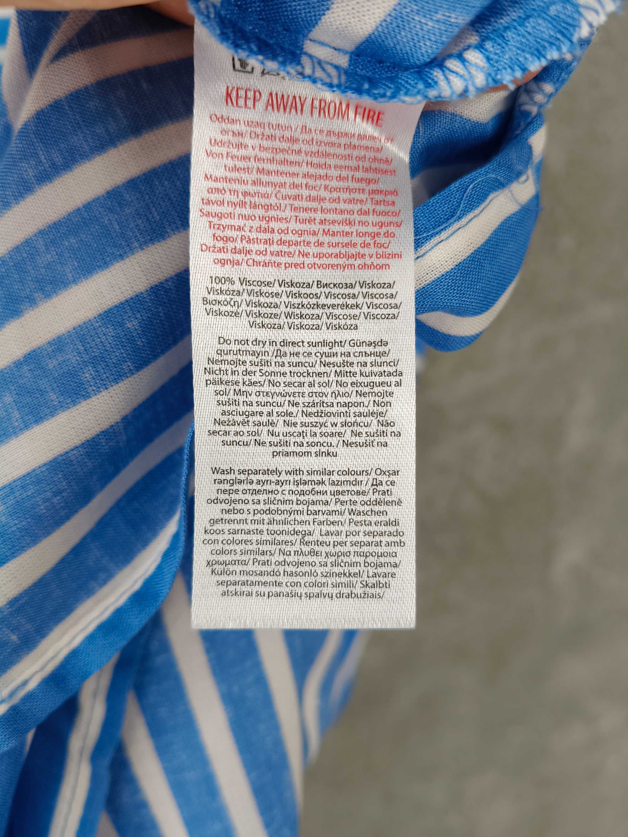 Maxi sukienka na ramiączkach, błękitna w pasy, zapinana, M