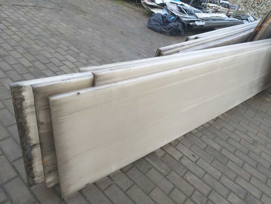 Swietliki dachowe, poliwęglan