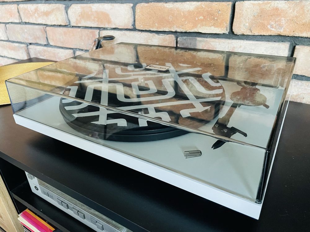 Gramofon Pro-Ject Primary biały. Jak nowy.