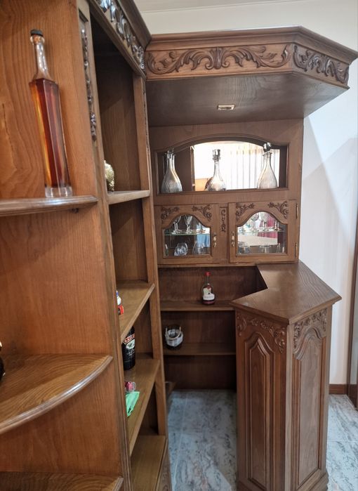 Móvel de bar rústico