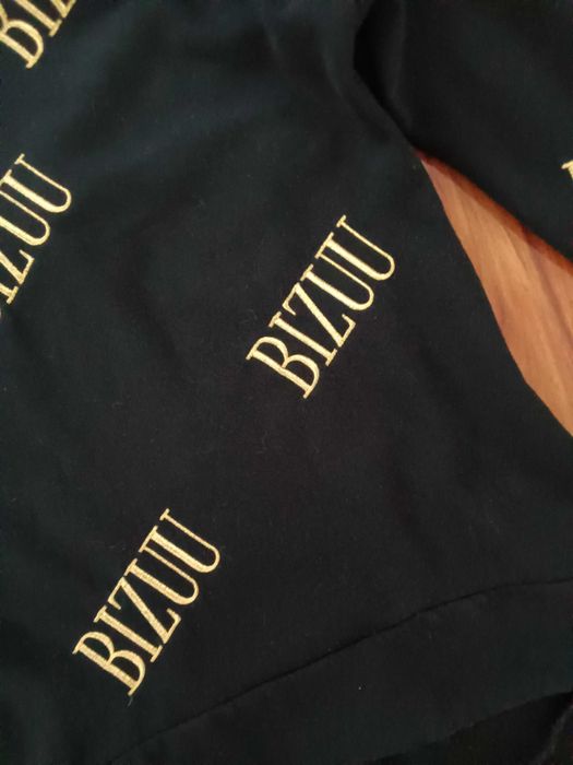 Bluza Bizuu Rozmiar z metki S ale wypada również na M czarna z logo