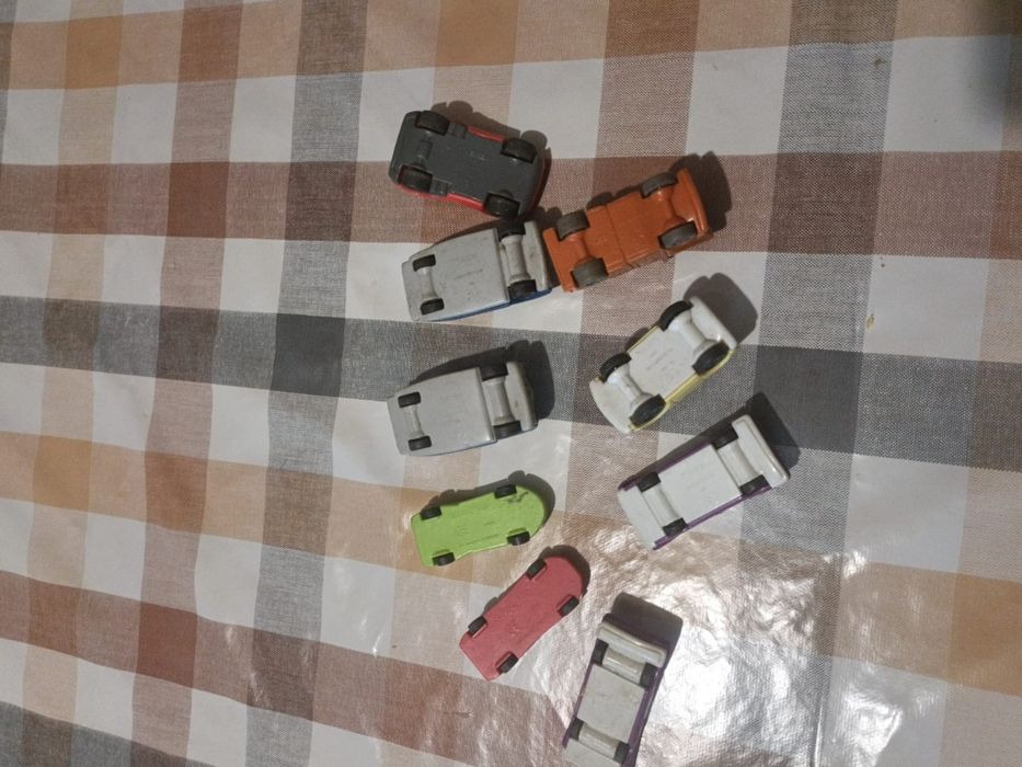 9 brinquedos pequenos na Nestlé ( Portes grátis)