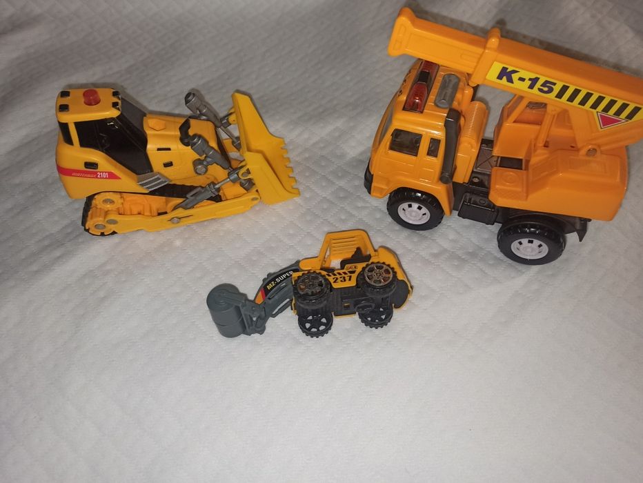 Машинки, іграшки, літаки дитячі