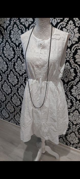 Sukienka boho biala