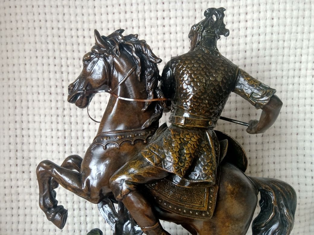 Бронзовая  скульптура, статуэтка.  Скульптор  Теодора Дорио. Франция.