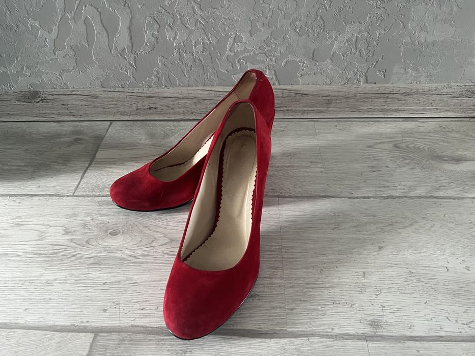 Жіночі туфлі розмір 40