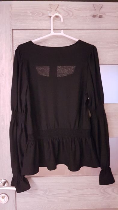 Czarna bluzka z bufkami Dorothy Perkins rozm.L