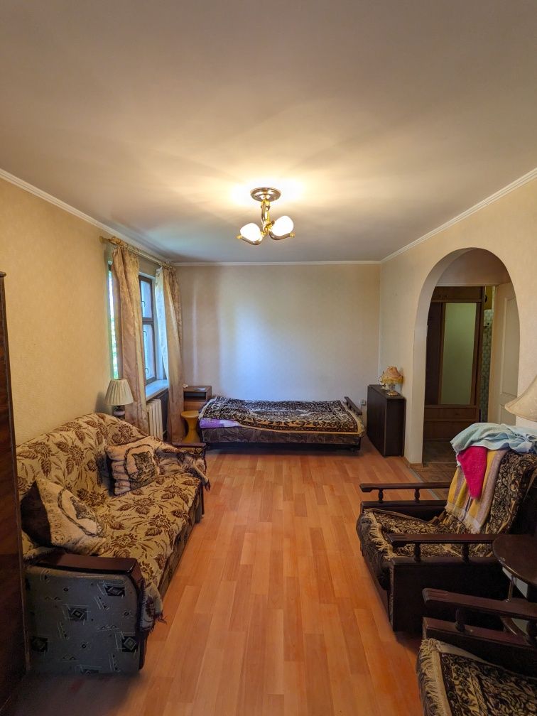 Продам 1 кімнатну квартиру на Зеленій
