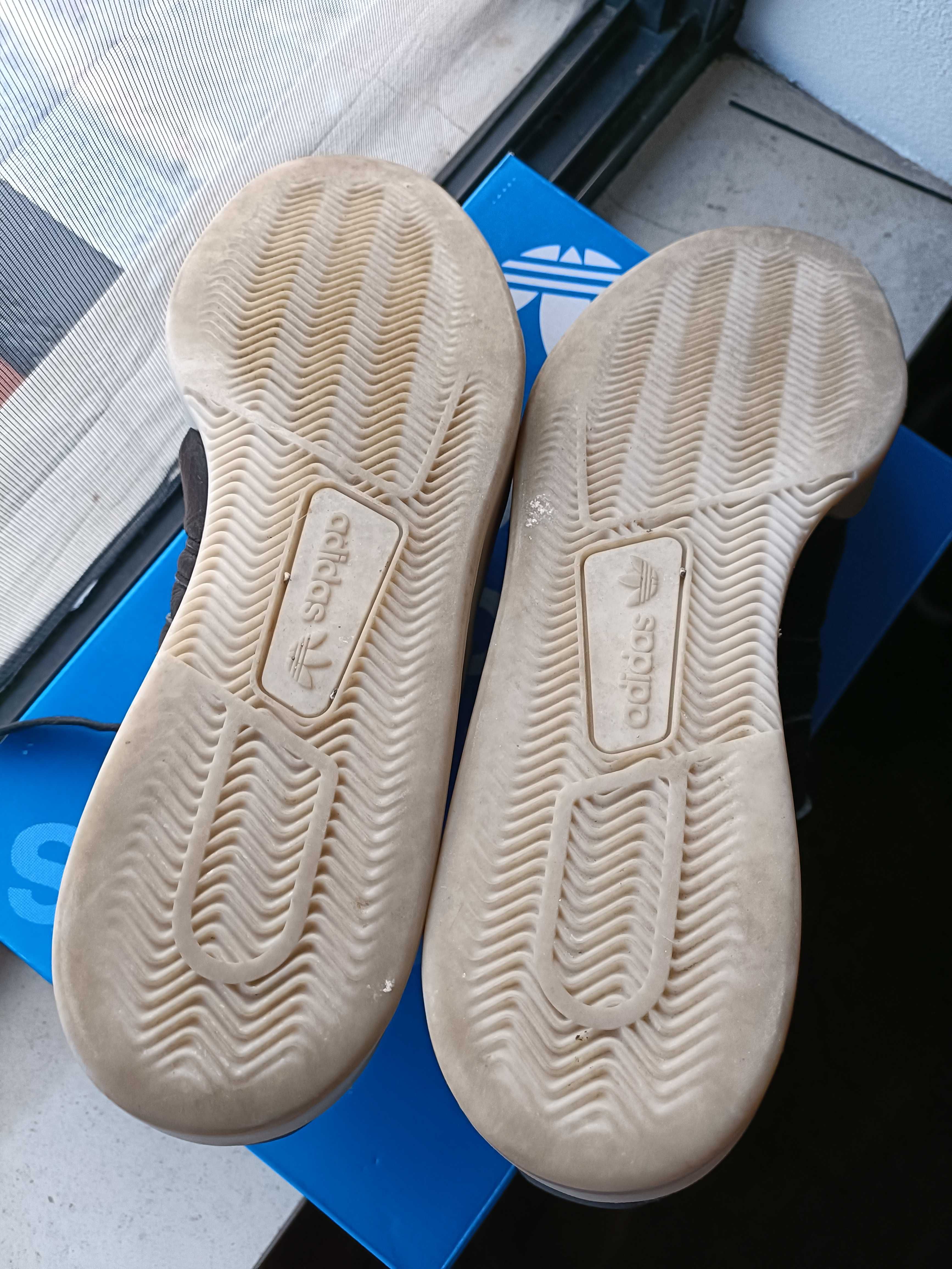 Sapatos Adidas tamanho 49 1/3