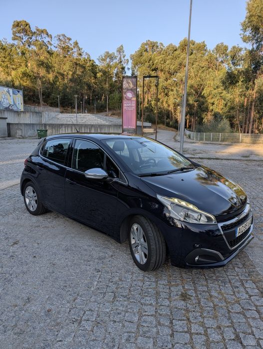 Peugeot 208 1.6 BlueHDI 100cv - chave na mão
