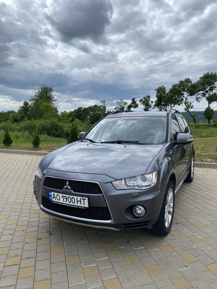 Mitsubishi Outlander 2012