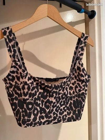 Жіночий топ гарний