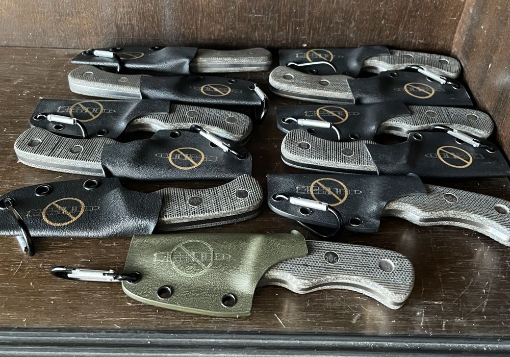 Сувенірний міні-ніж з уламків ракет