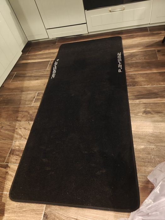 Mata pod fotel Playseat, dywan