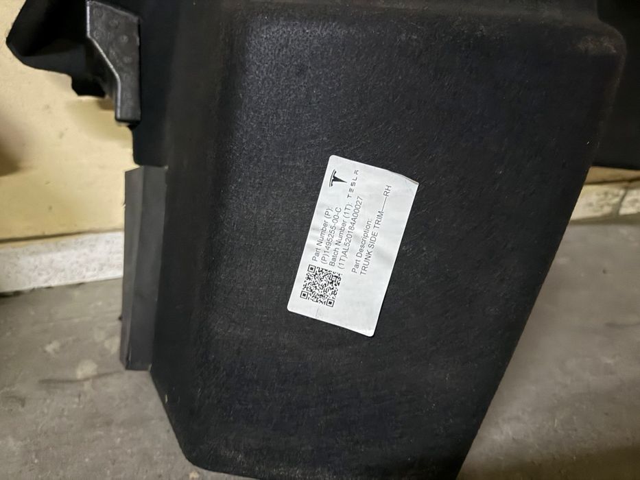 Карманы багажника Tesla Model Y. Кармани ляды Model Y