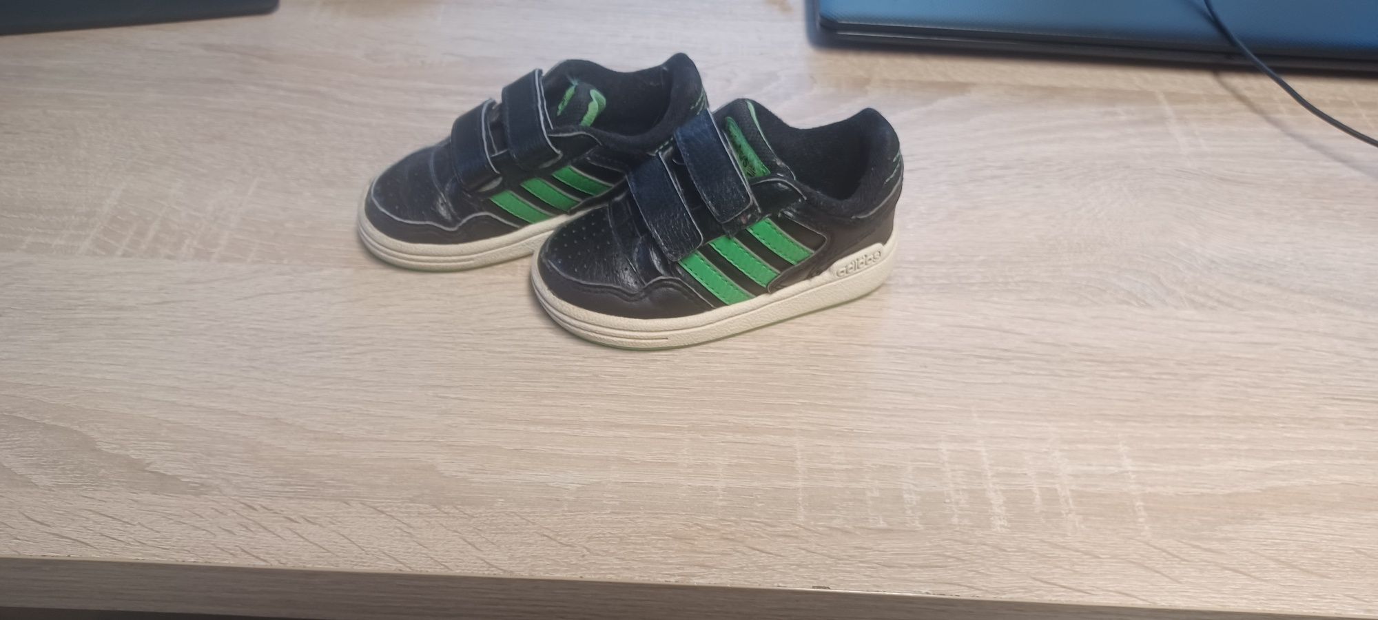 Dziecięce buty adidas rozmiar 22