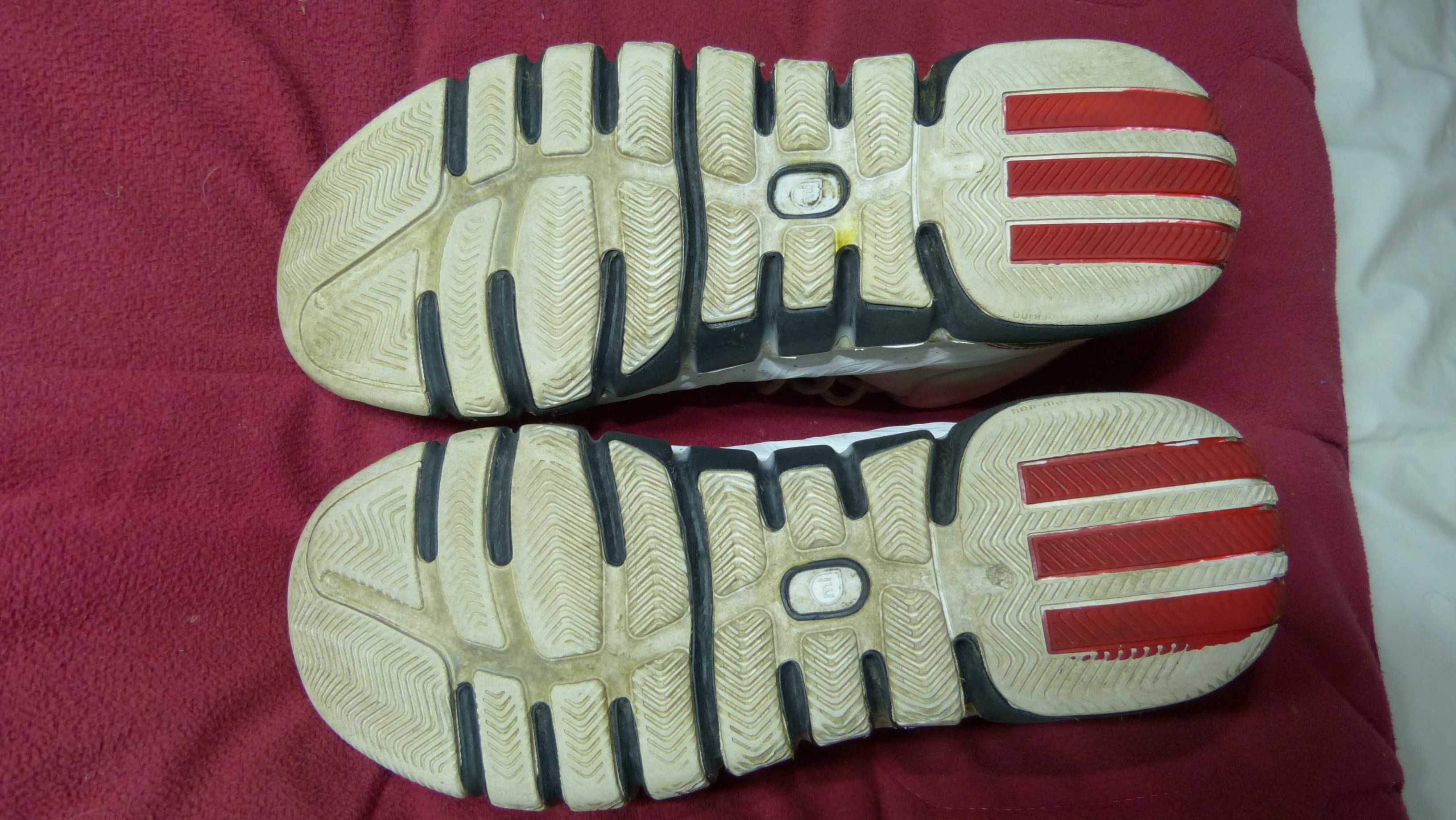 Кросівки Adidas 42,5-43 Б/У