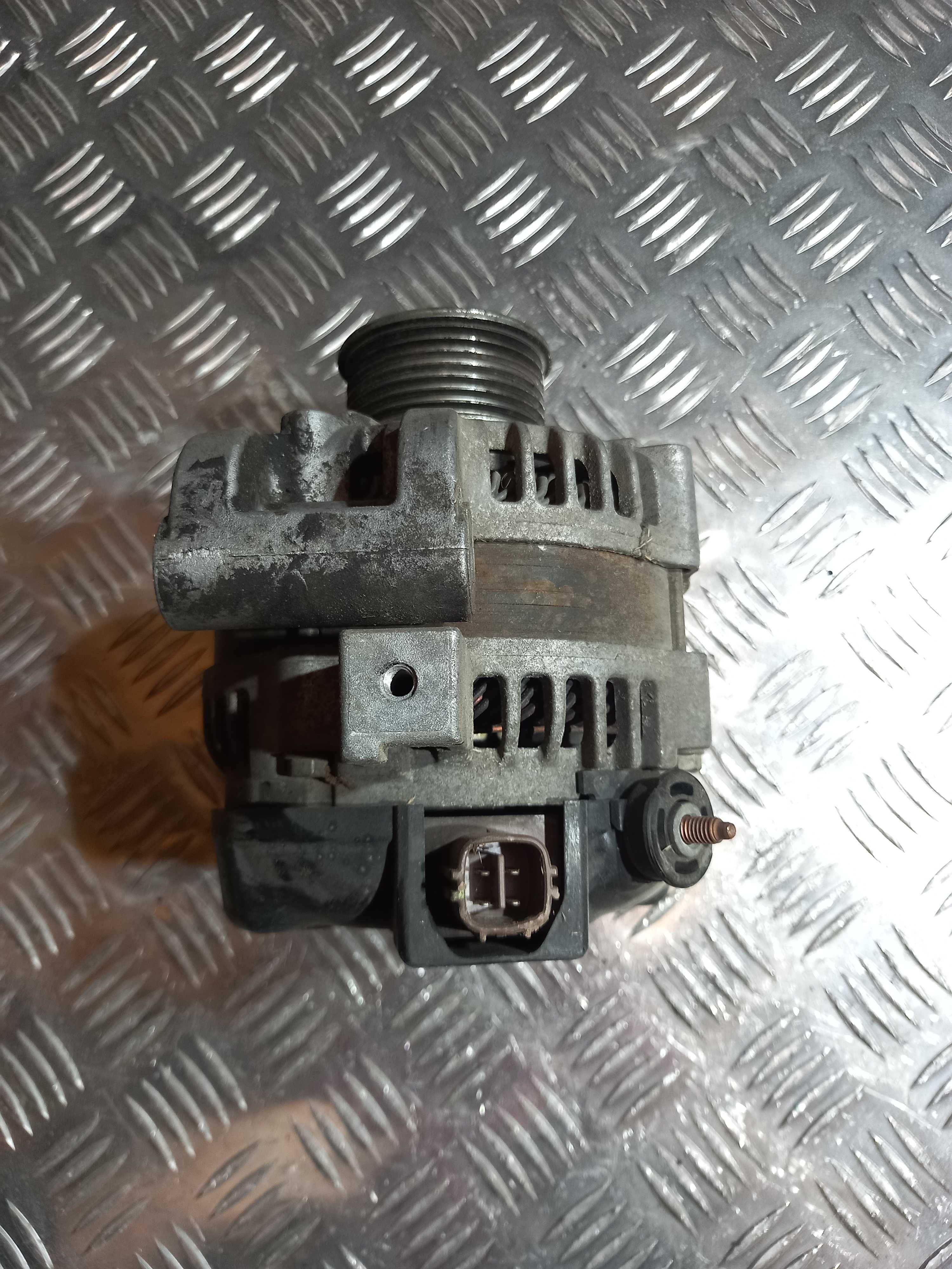 Alternator Toyota Avensis 2.2 D4d