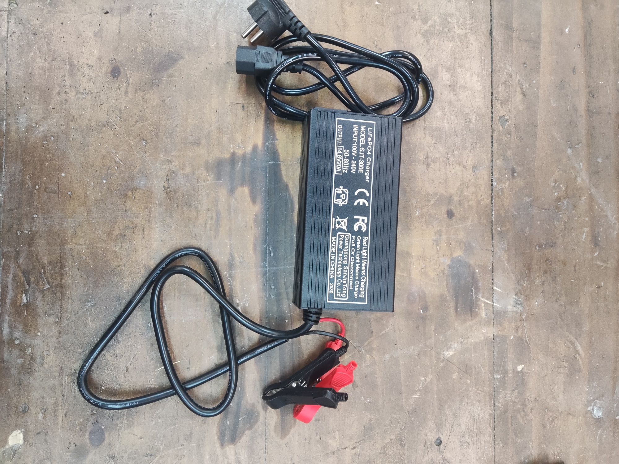 Carregador bateria lítio 4S 14.6V 20A - NOVO