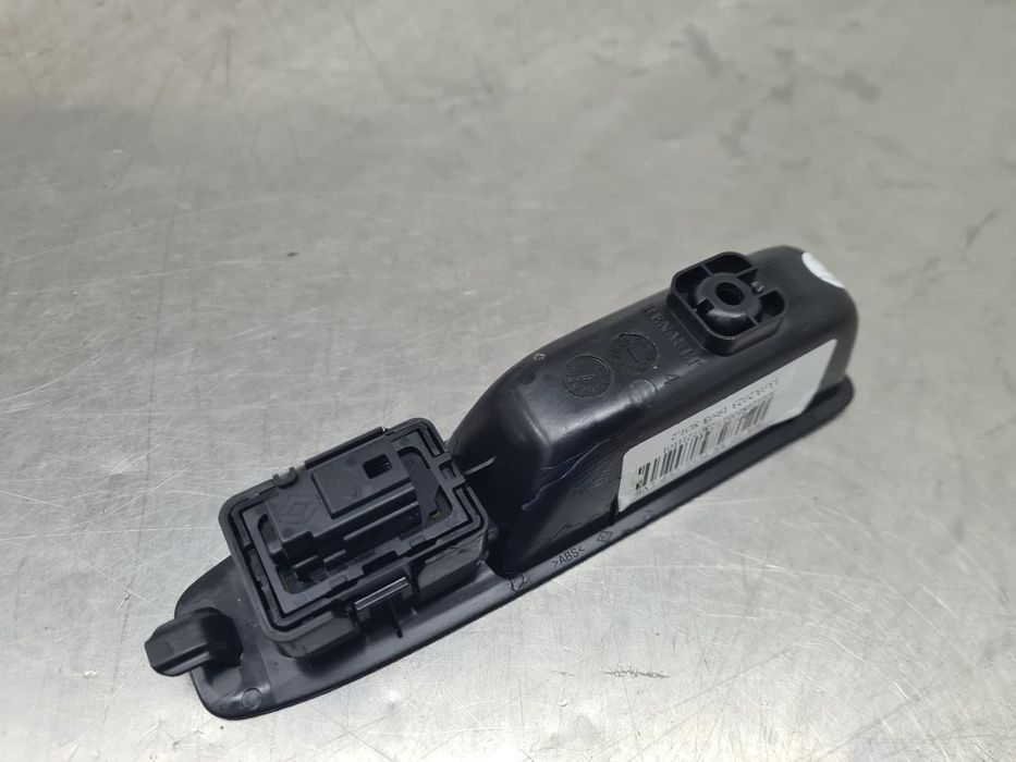 Comando / botão / interruptor vidros trás esquerdo RENAULT Clio V (BF_