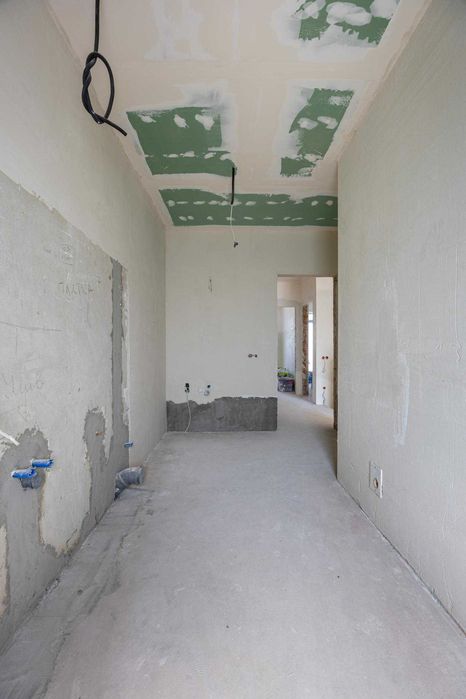 Продаж котеджу з розпочатим ремонтом в Рудне