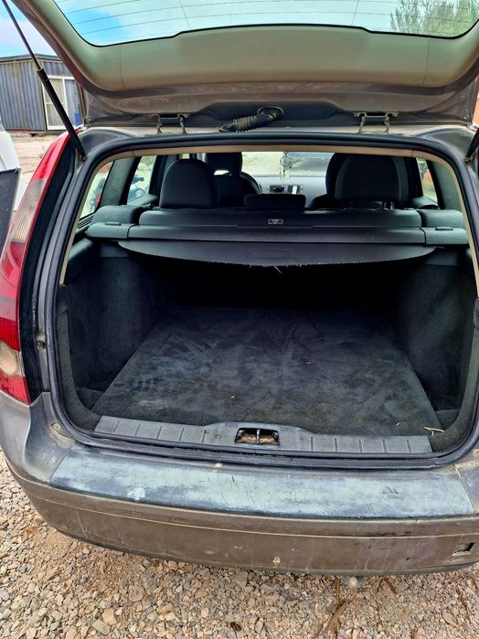 Vendo Volvo v50 136 cv 1.9 c por 4400 eur