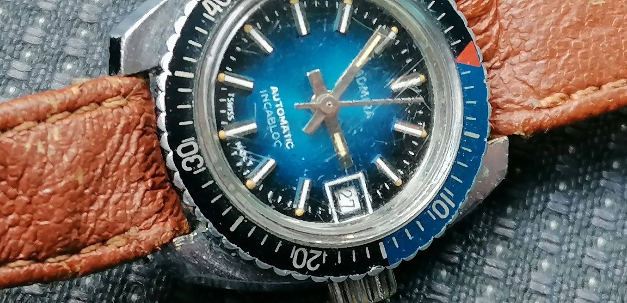 Relógio antigo admira automatico