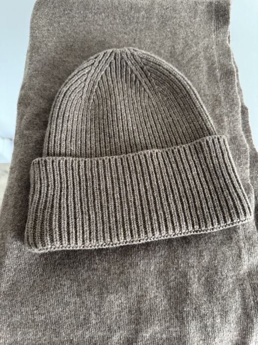 Нова жіноча шапка і шарф з кашеміром, Італія