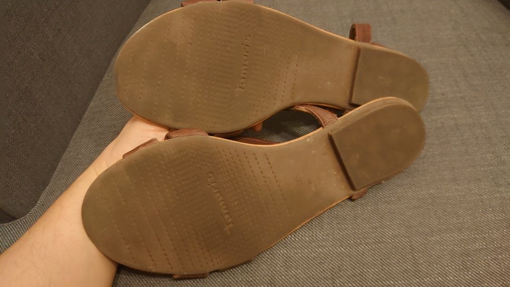 Sandały skórzane Tamaris brązowe r 39