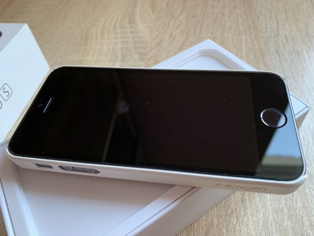 Смартфон Apple iPhone 5S Space Gray 16GB A1457