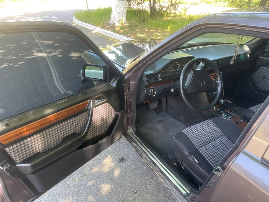 Mercedes benz 124 E320