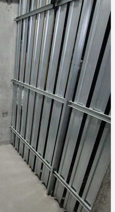 Sprzedam komórke lokatorska Platinum Hause Śrem sikorskeigo 51