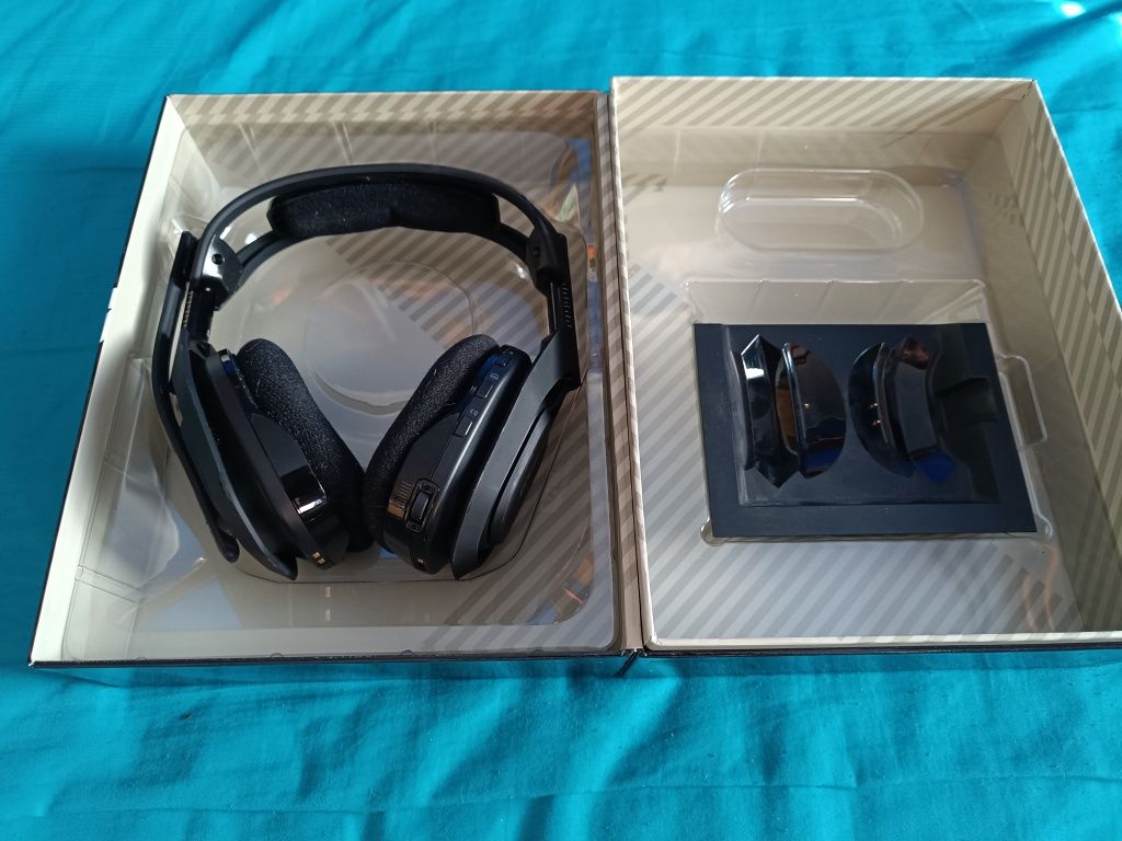 Astro A50 wireless + base station