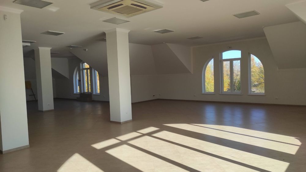 Оренда комерційних приміщень в м.Нововолинськ від 50 до300 м.кв.