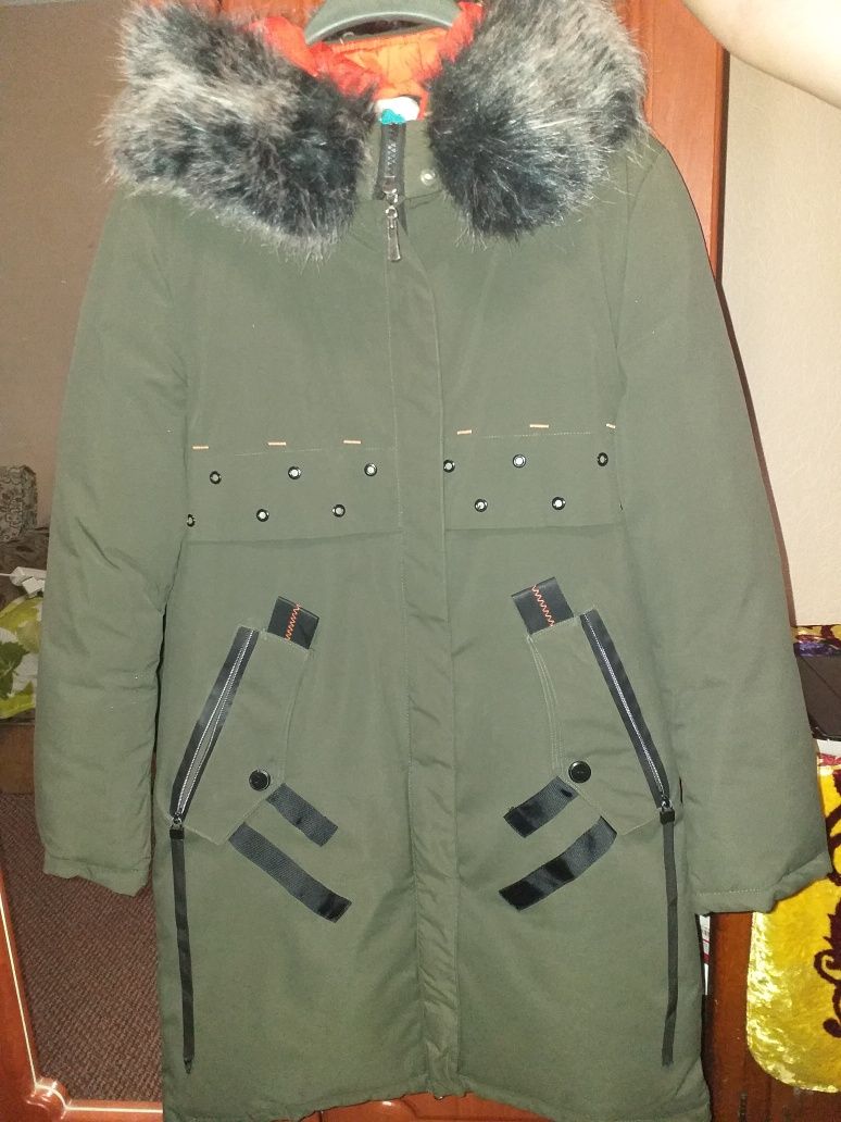 Зимова курточка для дівчинки 164