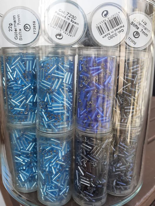 Missangas de qualidade Gutermann, glass beads, 1€ cada tubo.