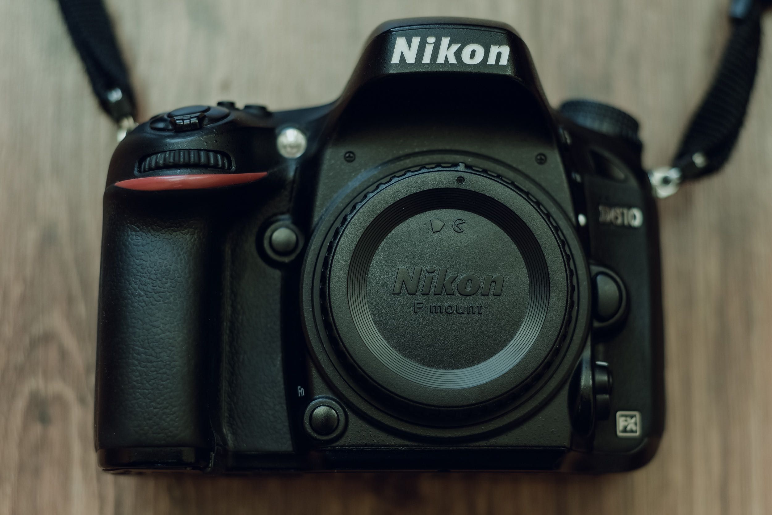 Nikon D610 migawka 83.000