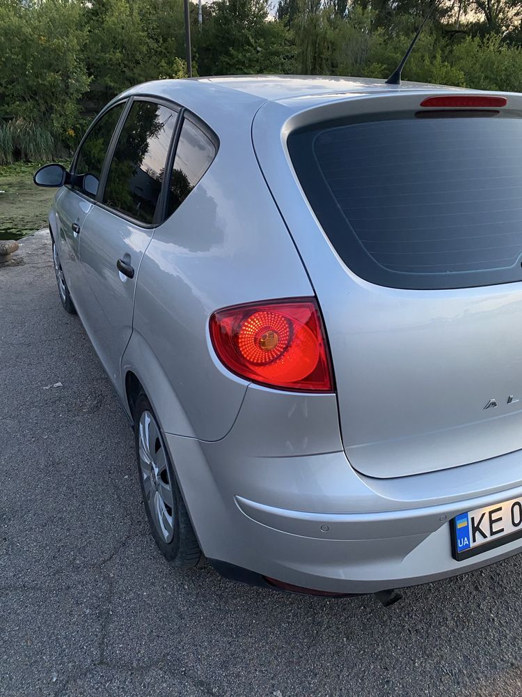 Seat Altea, 1.6 газ/бенз, кондиционер, переоформление
