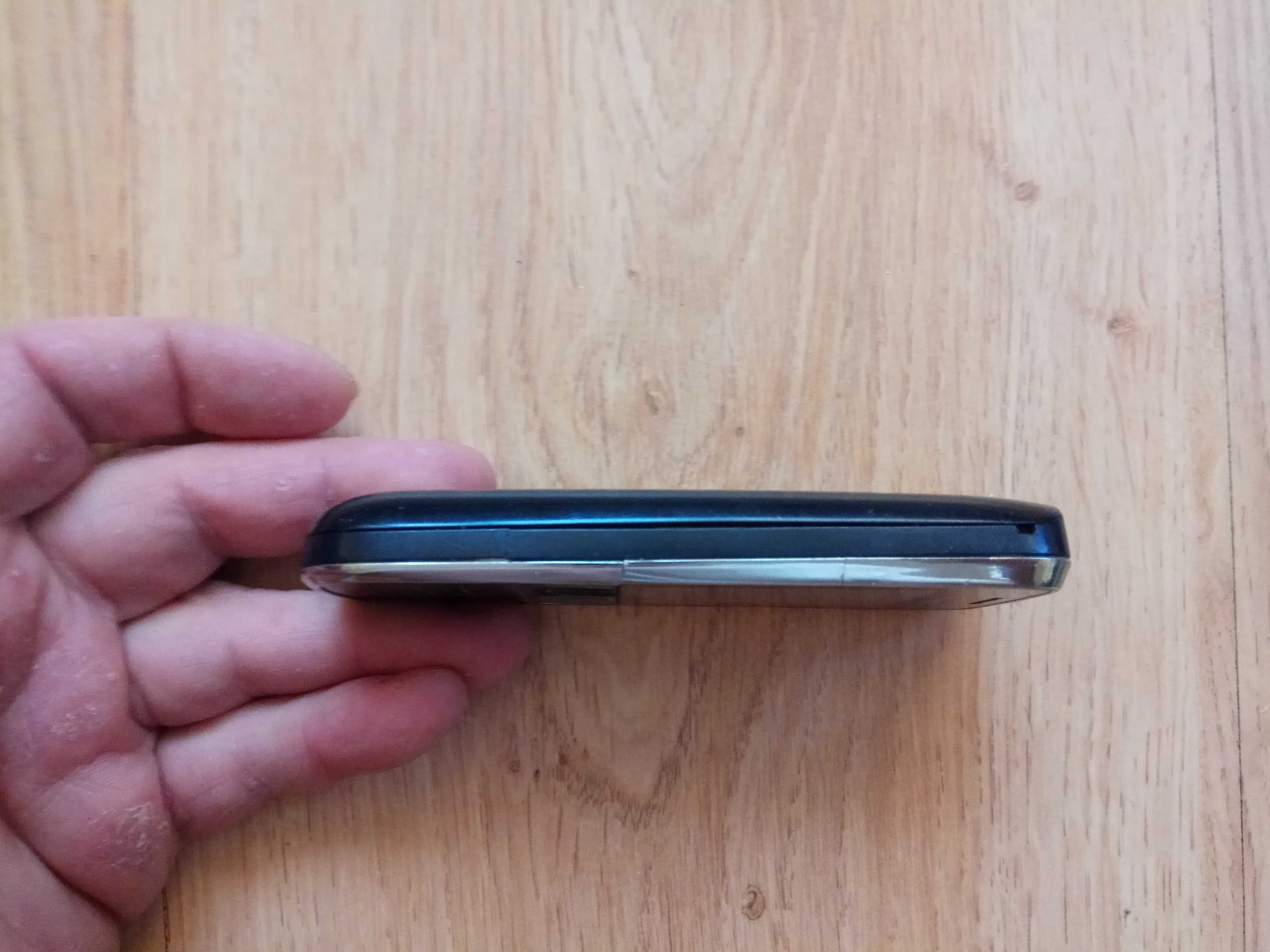 У гарному стані надійний телефон Nokia 2700c-2